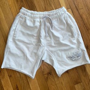 Size M boys lie shorts